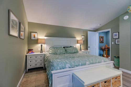7606 Highway 3A, Balfour, BC - Indoor Photo Showing Bedroom
