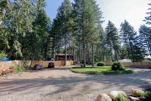 7606 Highway 3A, Balfour, BC - Outdoor
