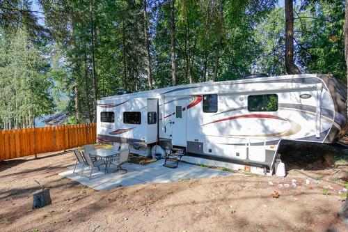 7606 Highway 3A, Balfour, BC - Outdoor