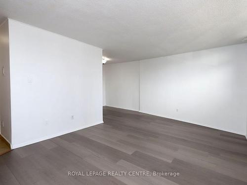 304-3105 Queen Frederica Dr, Mississauga, ON - Indoor Photo Showing Other Room