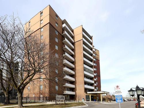 304-3105 Queen Frederica Dr, Mississauga, ON - Outdoor With Balcony