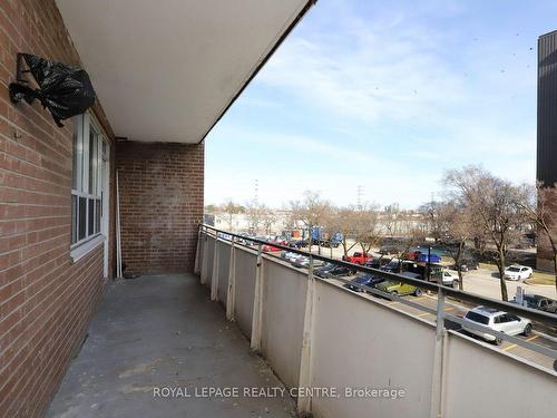 304-3105 Queen Frederica Dr, Mississauga, ON - Outdoor With Balcony With Exterior