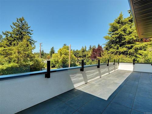 302 Beaumont Ave, View Royal, BC - Outdoor