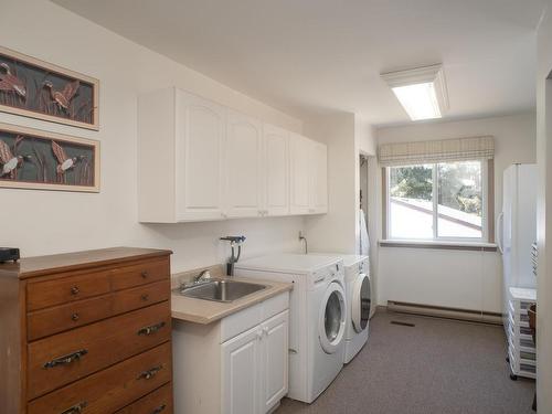 2135 Riverdale Road W, Thunder Bay, ON - Indoor Photo Showing Laundry Room