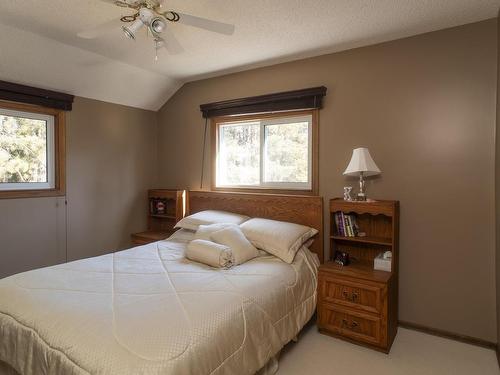 2135 Riverdale Road W, Thunder Bay, ON - Indoor Photo Showing Bedroom