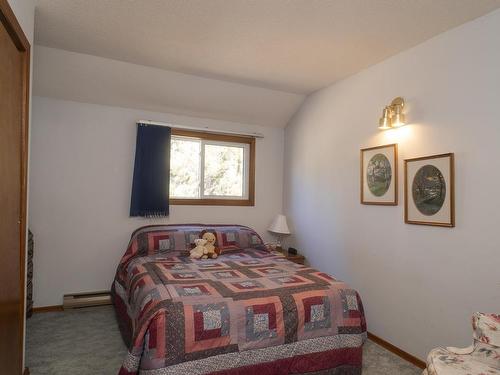 2135 Riverdale Road W, Thunder Bay, ON - Indoor Photo Showing Bedroom