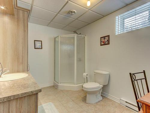 Bathroom - 453 Av. De Venise O., Venise-En-Québec, QC - Indoor Photo Showing Bathroom