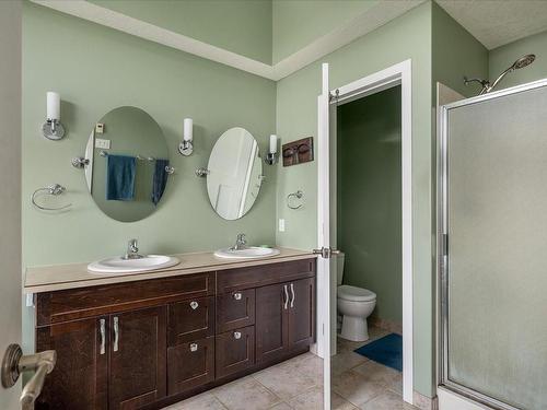 1747 Dar'S Pl, Qualicum Beach, BC - Indoor Photo Showing Bathroom