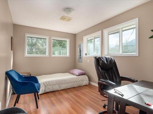 1747 Dar'S Pl, Qualicum Beach, BC - Indoor Photo Showing Bedroom