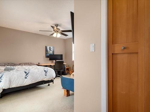1747 Dar'S Pl, Qualicum Beach, BC - Indoor Photo Showing Bedroom