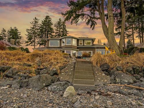 1327 Point Mercer Dr, French Creek, BC - Outdoor
