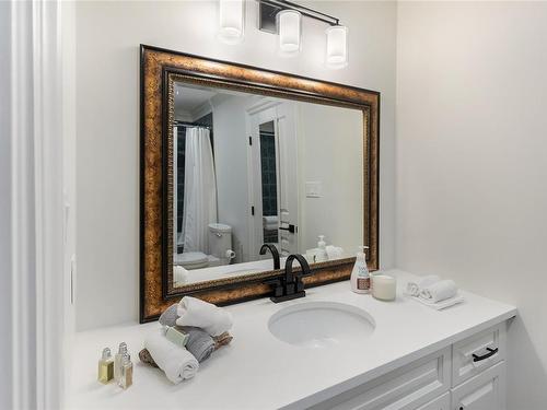 1327 Point Mercer Dr, French Creek, BC - Indoor Photo Showing Bathroom