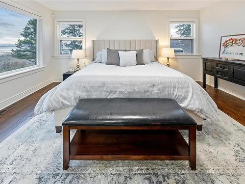 1327 Point Mercer Dr, French Creek, BC - Indoor Photo Showing Bedroom