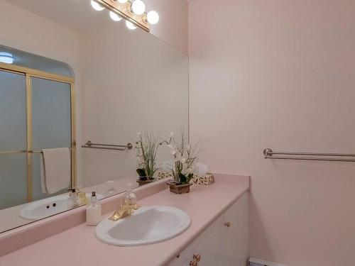 106-877 Klo Road, Kelowna, BC - Indoor Photo Showing Bathroom