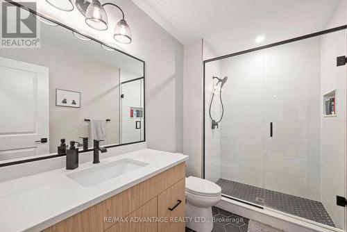 4134 Campbell St N, London, ON - Indoor Photo Showing Bathroom