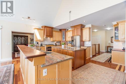 24 Finley Drive, Tiny, ON - Indoor Photo Showing Kitchen