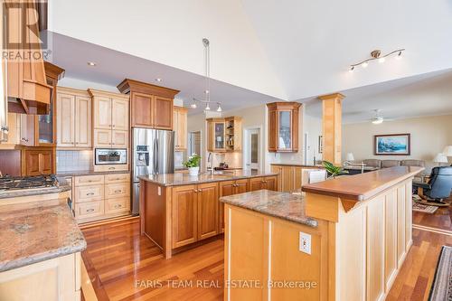 24 Finley Drive, Tiny, ON - Indoor Photo Showing Kitchen With Upgraded Kitchen