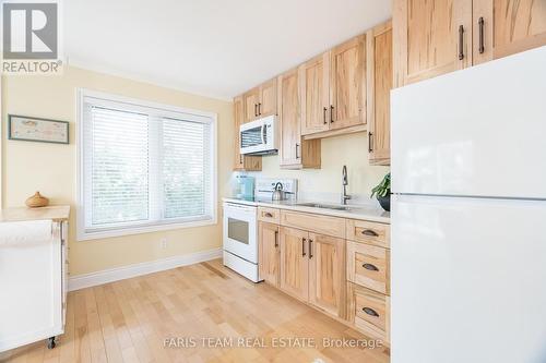 24 Finley Drive, Tiny, ON - Indoor Photo Showing Kitchen