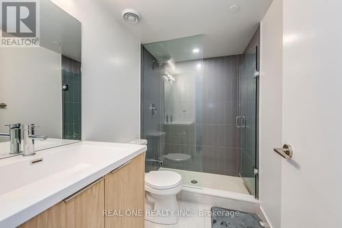 303 - 60 Shuter Street, Toronto, ON - Indoor Photo Showing Bathroom