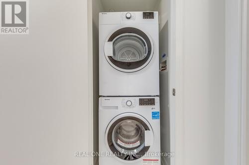 303 - 60 Shuter Street, Toronto (Church-Yonge Corridor), ON - Indoor Photo Showing Laundry Room