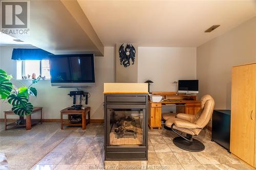 40 Homesteads Drive, Tilbury, ON - Indoor With Fireplace
