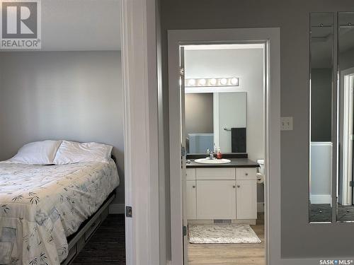 307 851 Chester Road, Moose Jaw, SK - Indoor Photo Showing Bedroom