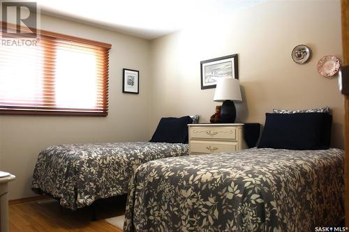 587 Poplar Crescent, Shaunavon, SK - Indoor Photo Showing Bedroom