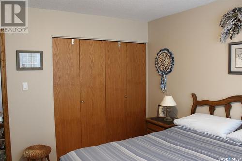 587 Poplar Crescent, Shaunavon, SK - Indoor Photo Showing Bedroom