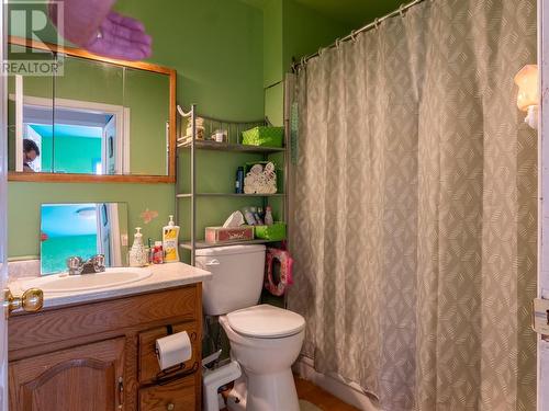 662 Ellis Street, Penticton, BC - Indoor Photo Showing Bathroom