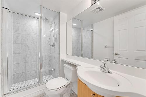 763 Bay Street|Unit #3011, Toronto, ON - Indoor Photo Showing Bathroom