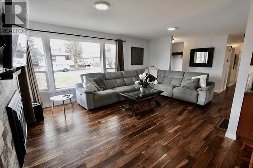 1511 Alward Street, Prince George, BC - Indoor Photo Showing Living Room