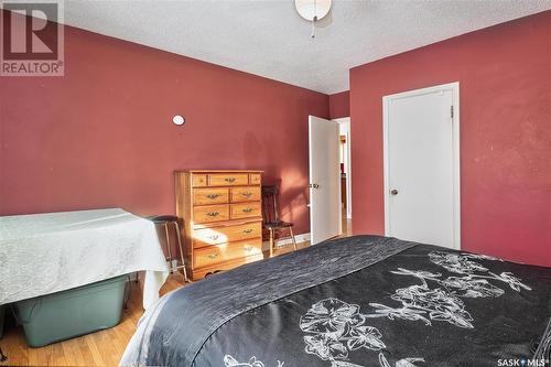 830 20Th Street W, Prince Albert, SK - Indoor Photo Showing Bedroom