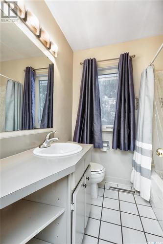 830 20Th Street W, Prince Albert, SK - Indoor Photo Showing Bathroom