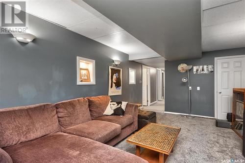 830 20Th Street W, Prince Albert, SK - Indoor Photo Showing Living Room