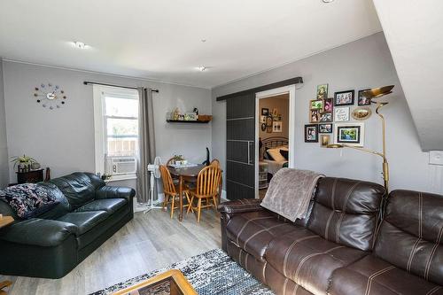 49 Jarvis Street, Brantford, ON - Indoor Photo Showing Living Room
