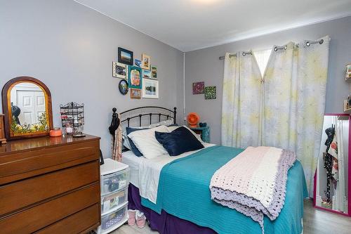 49 Jarvis Street, Brantford, ON - Indoor Photo Showing Bedroom