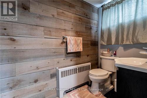 72 Sanatorium Rd, Hamilton, ON - Indoor Photo Showing Bathroom