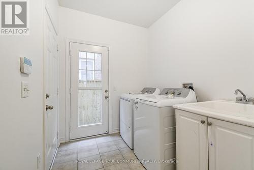 9175 White Oak Ave, Niagara Falls, ON - Indoor Photo Showing Laundry Room