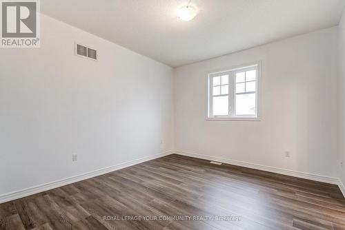 9175 White Oak Ave, Niagara Falls, ON - Indoor Photo Showing Other Room