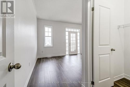 9175 White Oak Ave, Niagara Falls, ON - Indoor Photo Showing Other Room