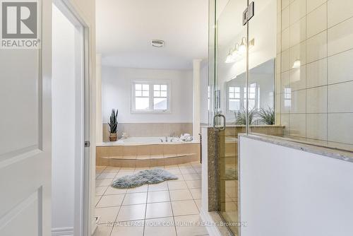 9175 White Oak Ave, Niagara Falls, ON - Indoor Photo Showing Bathroom