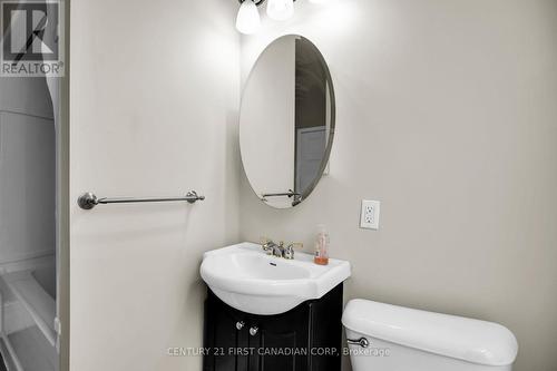 779 Quebec St, London, ON - Indoor Photo Showing Bathroom