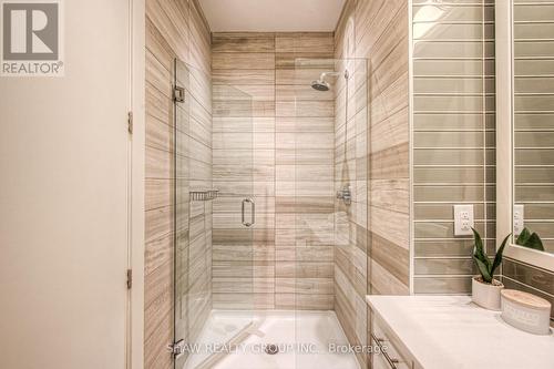#325 -112 Benton St, Kitchener, ON - Indoor Photo Showing Bathroom