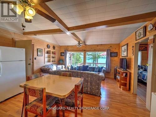 70 Wilkinson Dr, Kawartha Lakes, ON - Indoor Photo Showing Dining Room