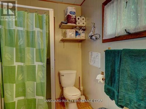 70 Wilkinson Dr, Kawartha Lakes, ON - Indoor Photo Showing Bathroom