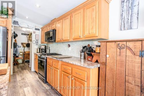 #32 -152 Concession Rd 11 W, Trent Hills, ON - Indoor Photo Showing Kitchen