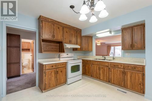 1171 Sunningdale Rd E, London, ON - Indoor Photo Showing Kitchen With Double Sink