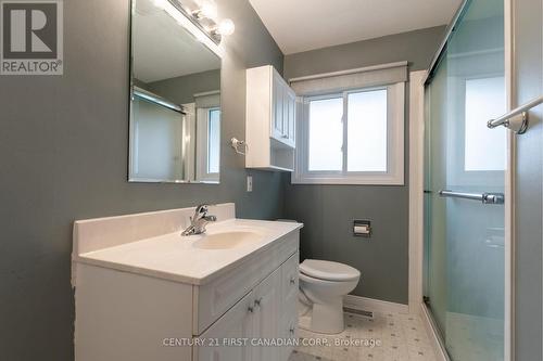 1171 Sunningdale Rd E, London, ON - Indoor Photo Showing Bathroom