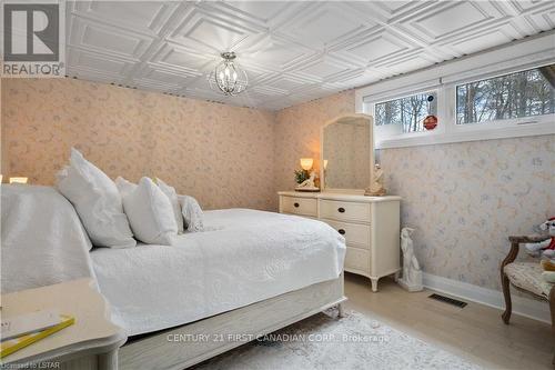 484 Westmount Dr, London, ON - Indoor Photo Showing Bedroom