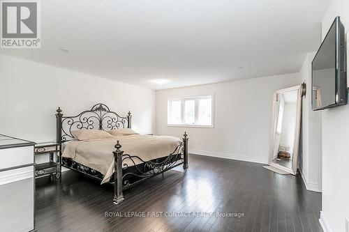 107 Muirfield Drive, Barrie, ON - Indoor Photo Showing Bedroom